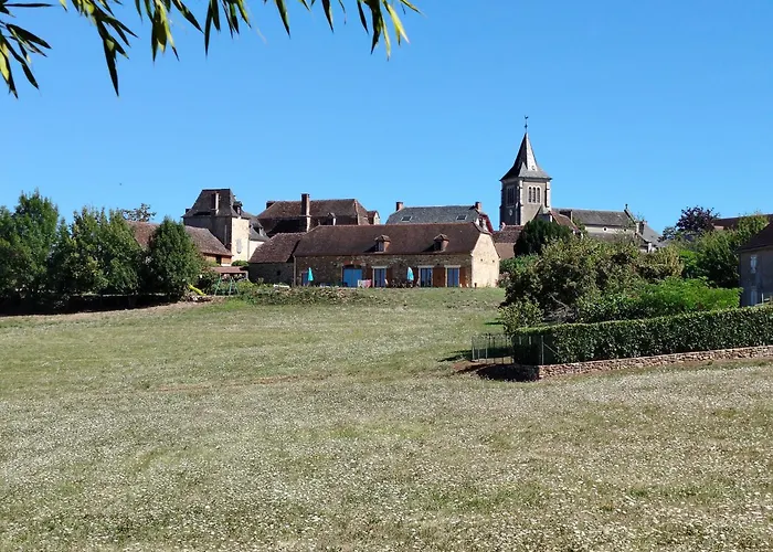 Deumeure De Charme Lotoise Avec Piscine Nyaraló Strenquels