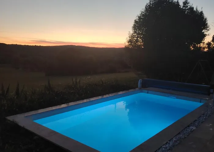 Nyaraló Deumeure De Charme Lotoise Avec Piscine *