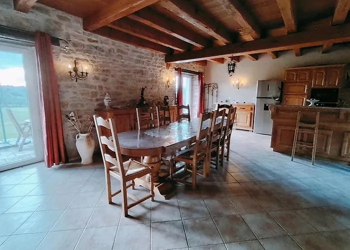 Deumeure De Charme Lotoise Avec Piscine Nyaraló Strenquels